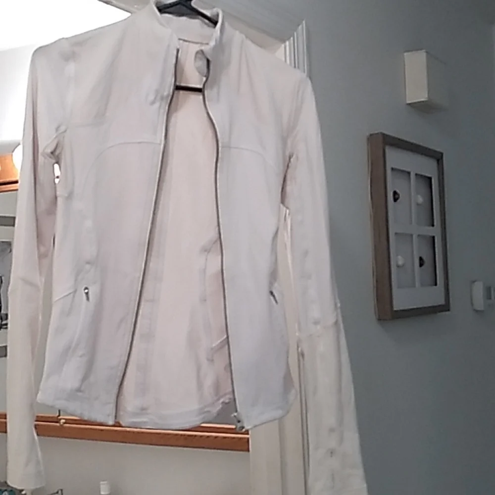 Lululemon jacket - Picture 2 of 4